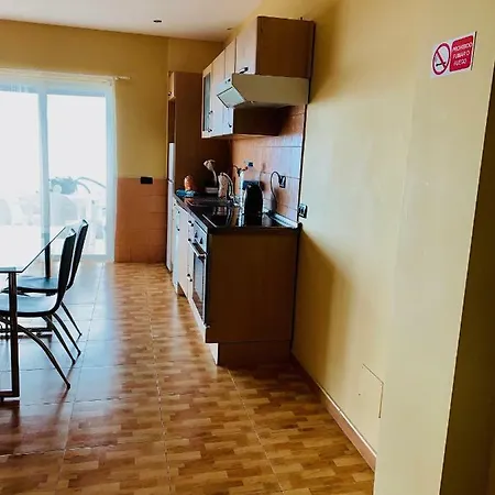 2nd + Living With Separate Bathroom And Kitchen Equipment. Semesterbostad *